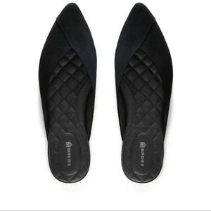 Birdies The Swan in Black (12)